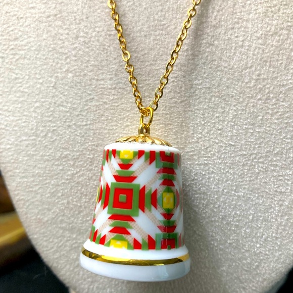 THIMBLE Necklace-GEROLD PORZELLAN TCC PATCHWORK QUILT '86 24K GOLD "PINEAPPLES" - Picture 2 of 4